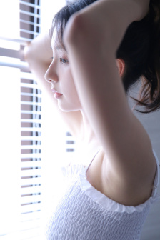 美女张开腿让触手了一夜动漫